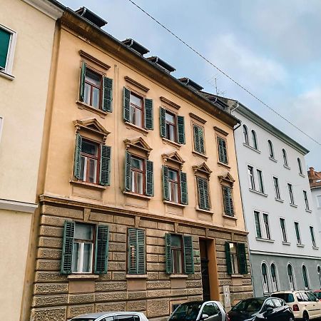 Cozy City Apartment - By Nahuen Suites Грац Екстер'єр фото